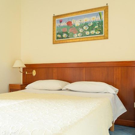 Villa Acacia Понца Экстерьер фото